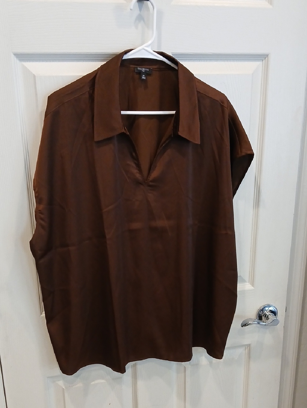 Talbots Women's Brown Sleeveless V-Neck Shirt